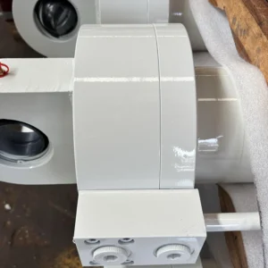 Complete cylinder with rod and flanged mounting visible.